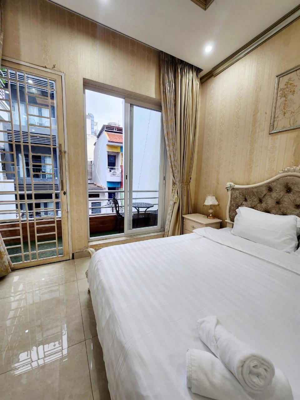 F F House Homestay Хошимин Экстерьер фото