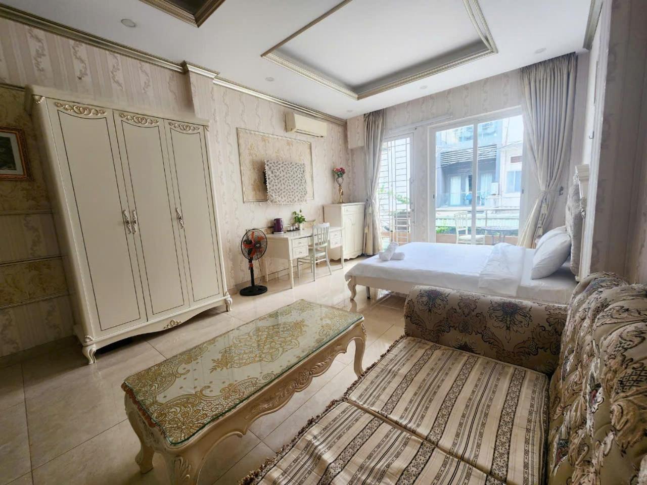 F F House Homestay Хошимин Экстерьер фото